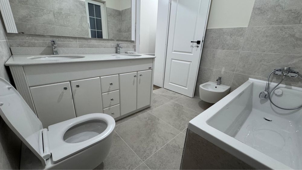 Proprietar-Casă individuală (4 camere+living+3băi) Moșnița Nouă-asfalt