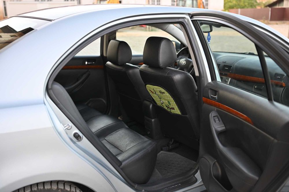 Toyota avensis 2008