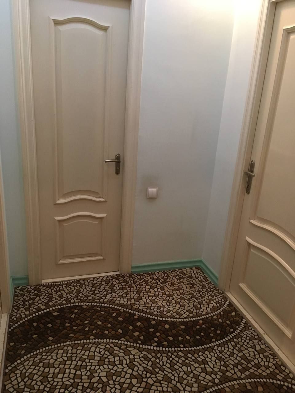 Darxonda 3 xonali kvartira sotiladi
