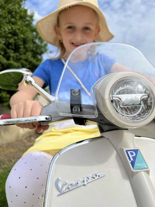 Лицензиран Акумулаторен Скутер Piaggio Vespa 946, 60W, 12V/4.5Ah
