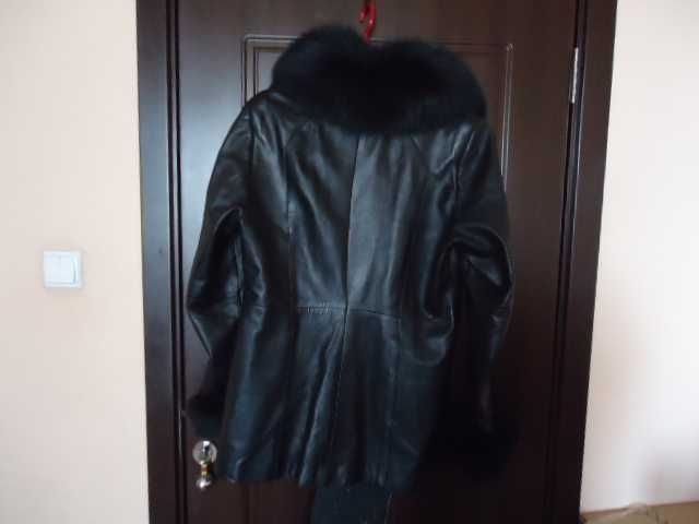 черно дамско кожено яке с яка и пухчета на ръкавите Elda Leather