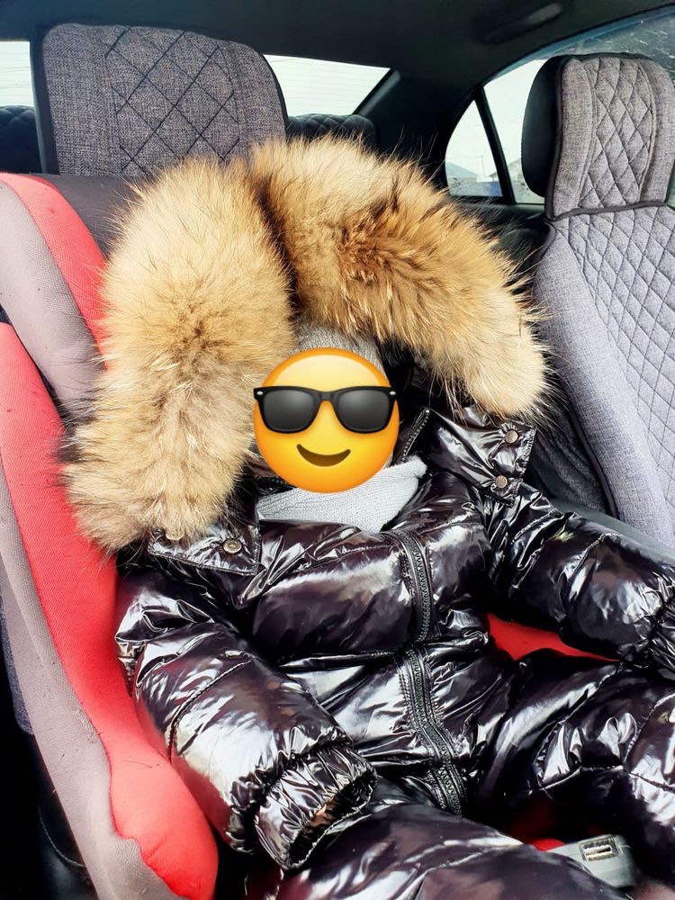 Продам шикарный зимний комбенизон от Монклер