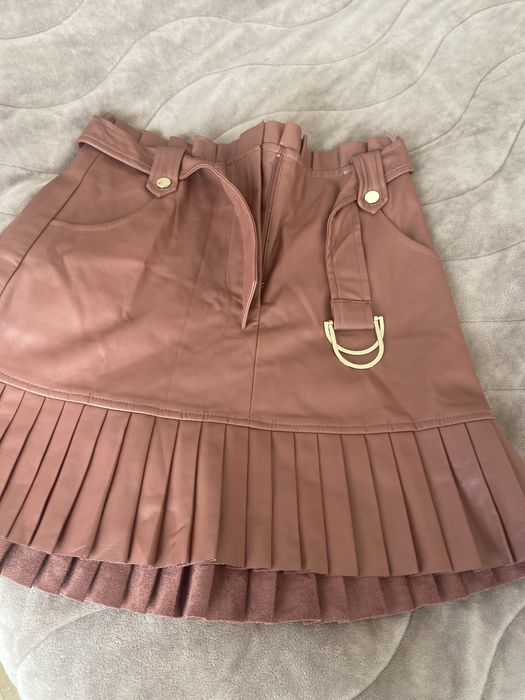 Пола кожена зара с размер