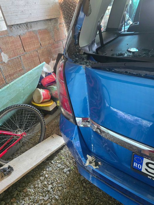 Opel Zafira Opc 2.0 turbo benzina (necesită haion nou)