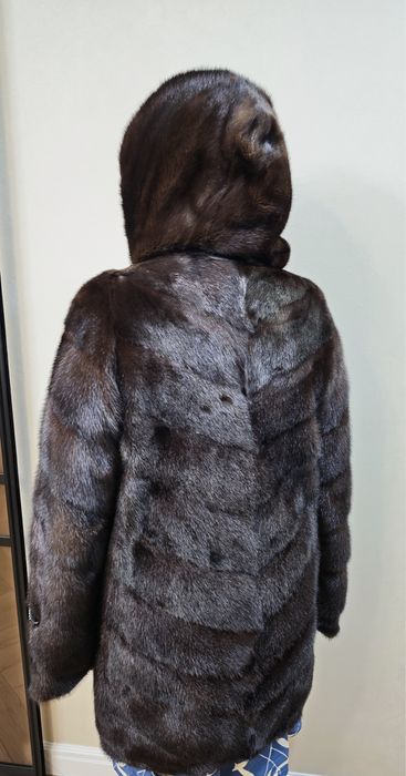 Продам норковую шубу