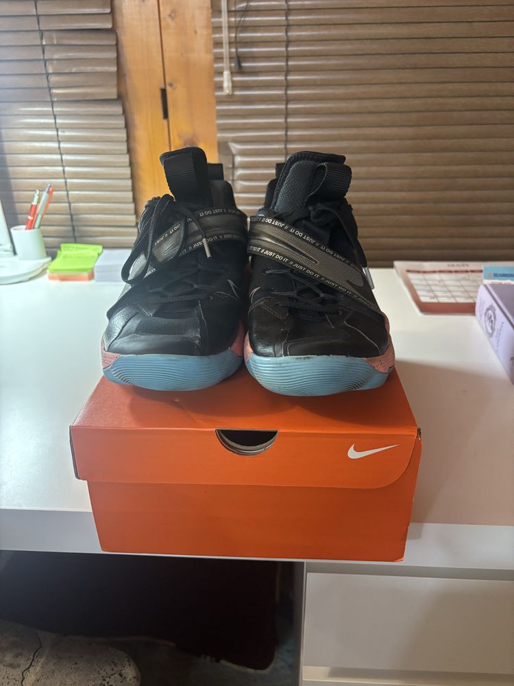 Nike Hyperset SE