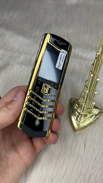 Vertu Signature — премиум дизайн, Dual SIM, UzIMEI, новая модель