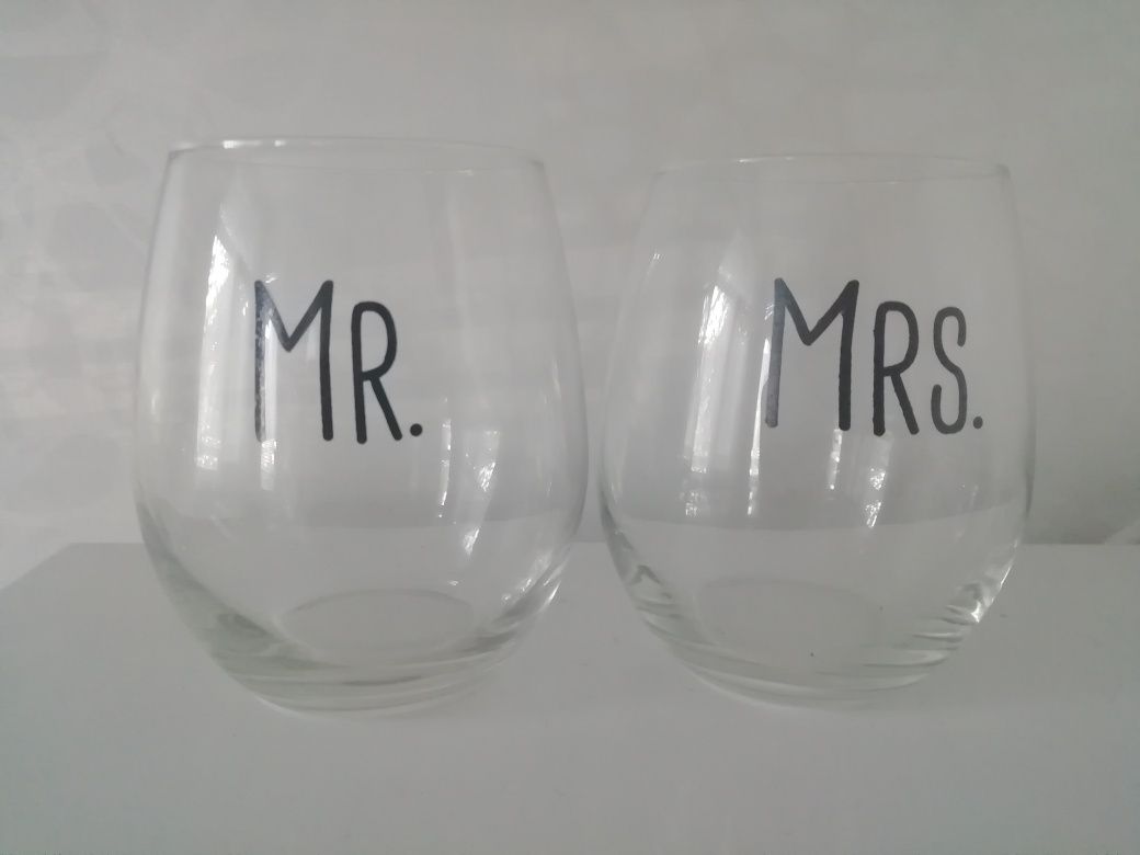Чаши с надпис Mr. и Mrs.