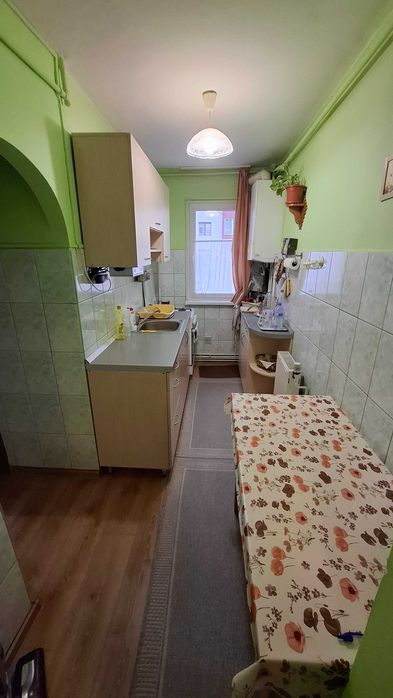 Apartament de vanzare 2 camere 45 mp zona Dambu Pietros
