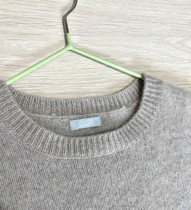 Pulover COS casmir 100% ultra moale, conditie perfecta