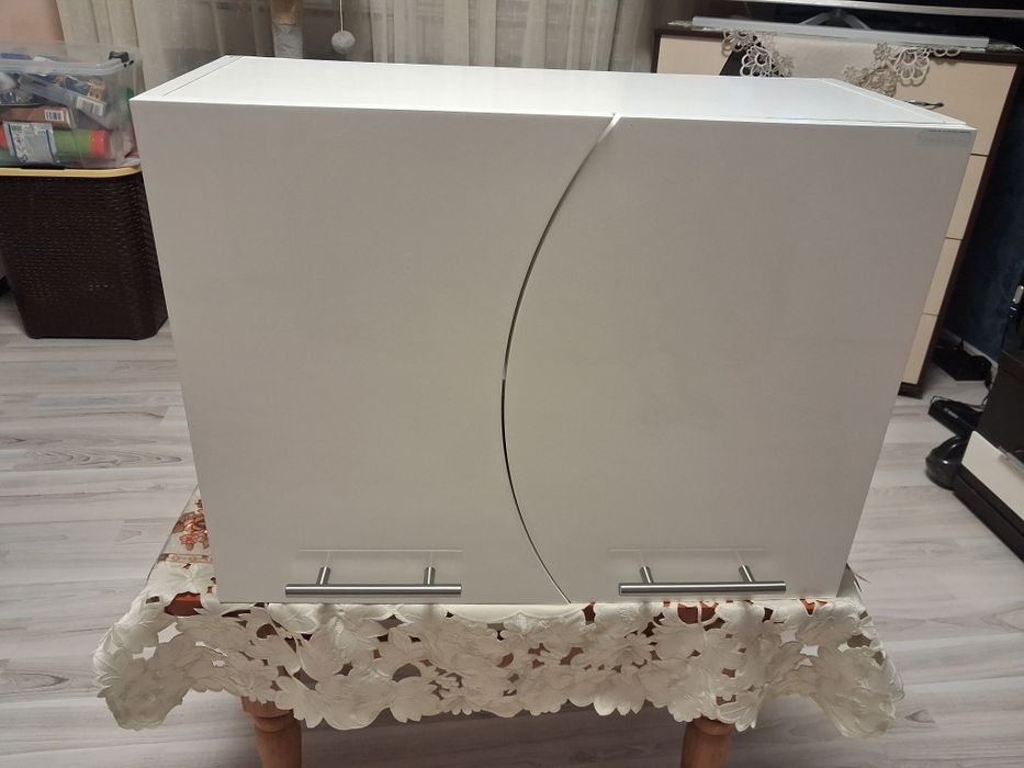 Dulap de baie aproape nou