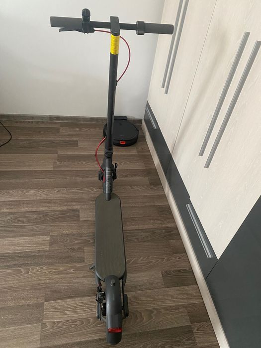 Trotinetă electrică XIAOMI SCOOTER 4