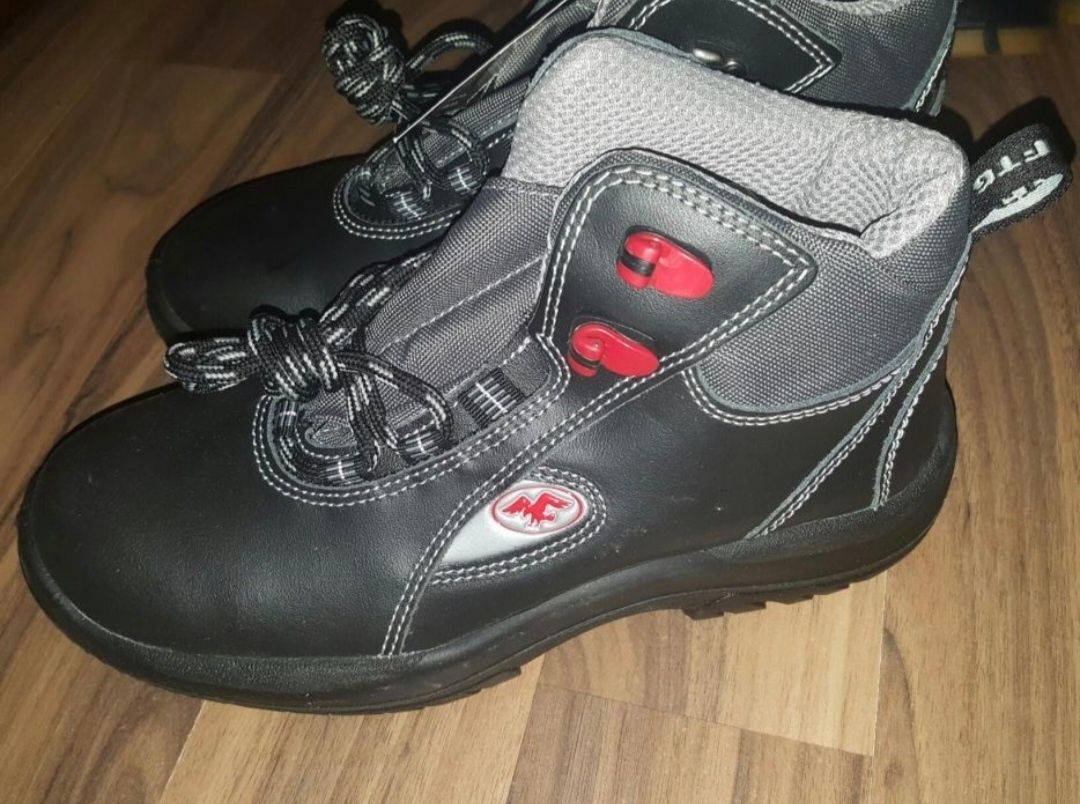 Pantofi si bocanci protectie ftg