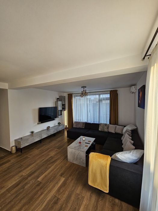 Canapea si mobilier living/sufragerie