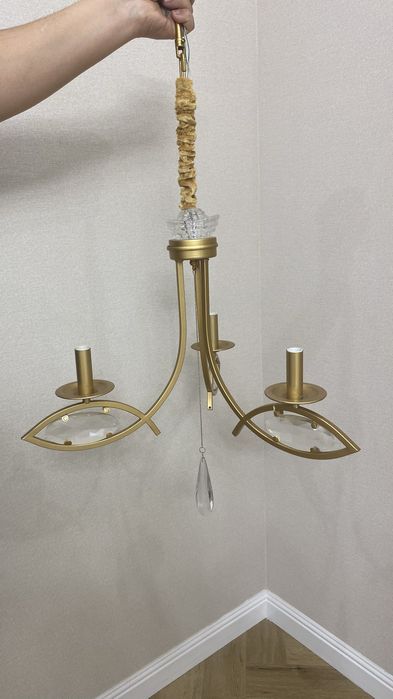 Продам люстру. 3 рожковую.