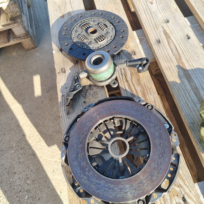 Ambeiaj Rulment placa disc mercedes vito 639 in stare foarte bună pe