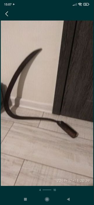 Менци, дървени лопати, дървени вили, шевна машина, роначка за царевица