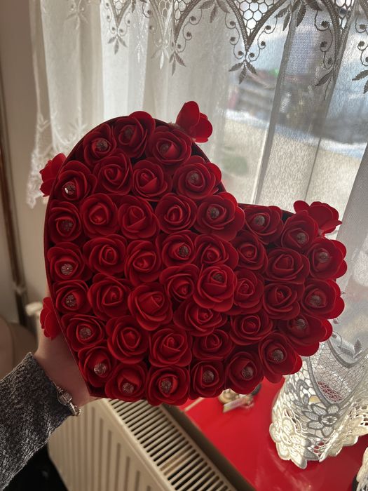 Decoratiuni /cadouri trandafiri