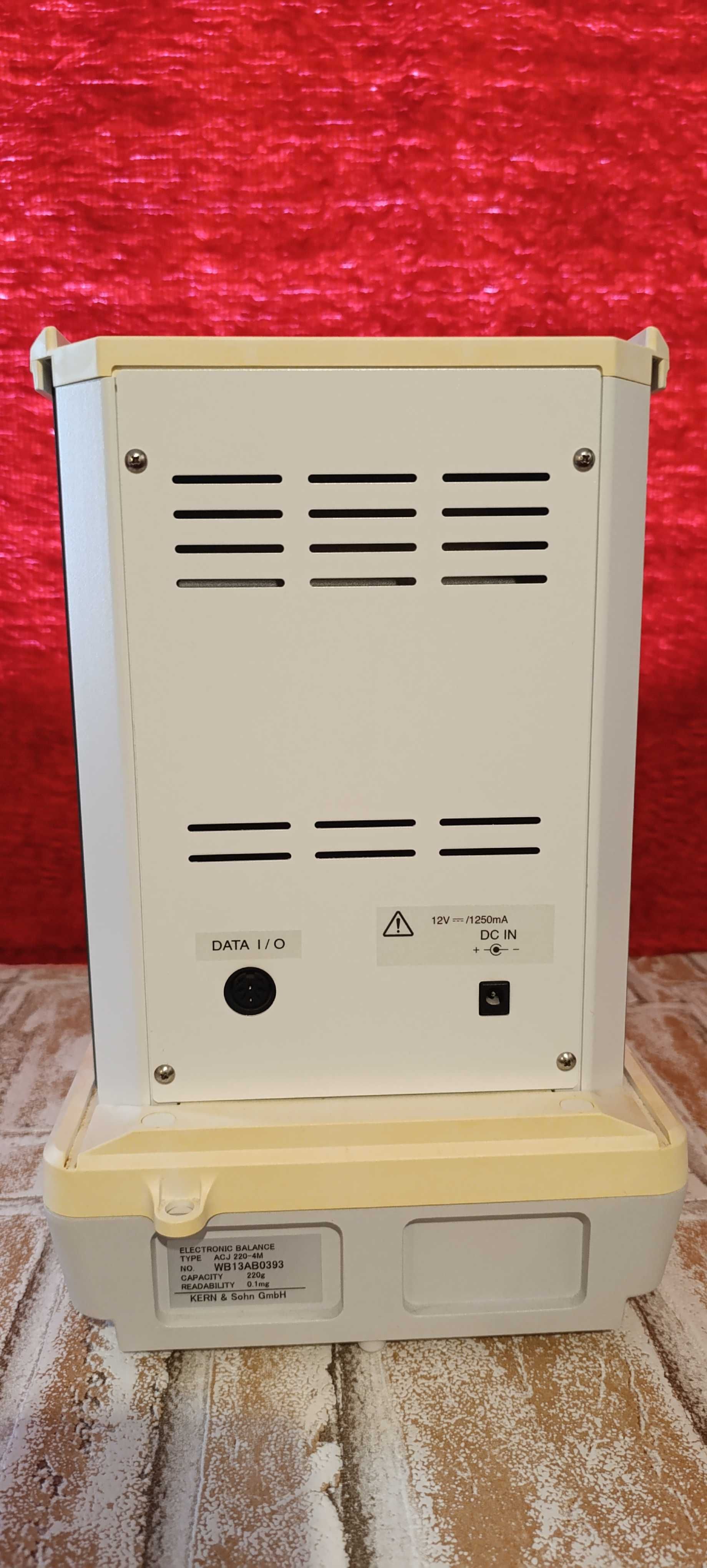 Аналитична везна Kern ACJ 220-4M