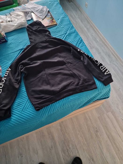 Продавам 3 броя суичъри