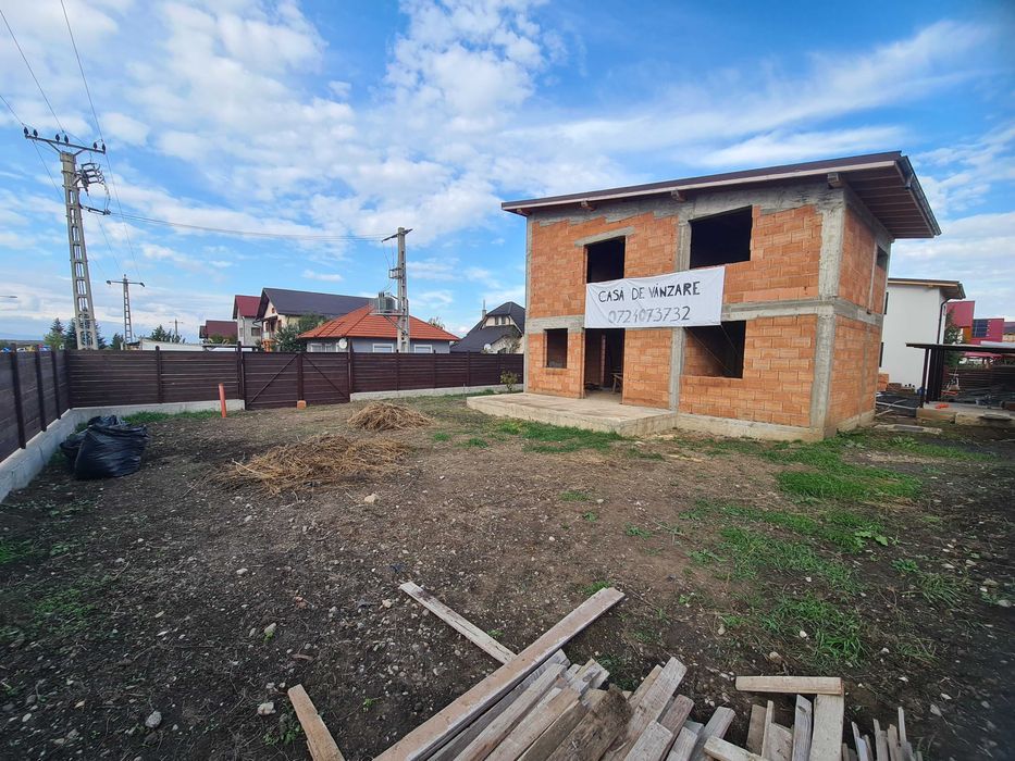 Proprietar, vand casa la rosu sau la cheie intrare Sanpetru