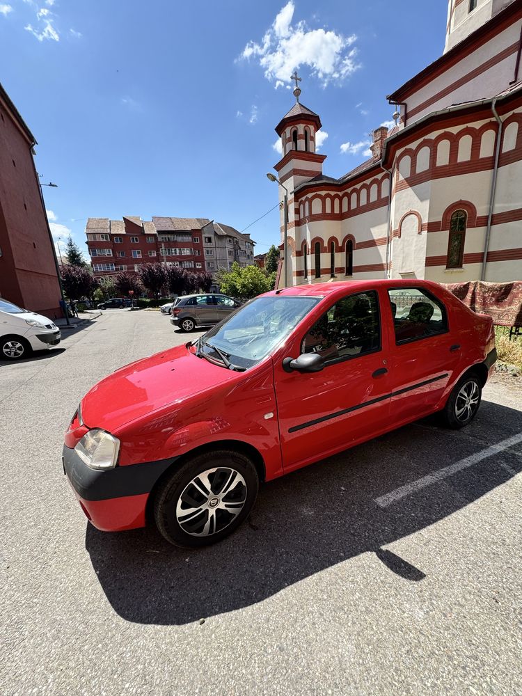 Inchiriez Dacia Logan in stare foarte buna