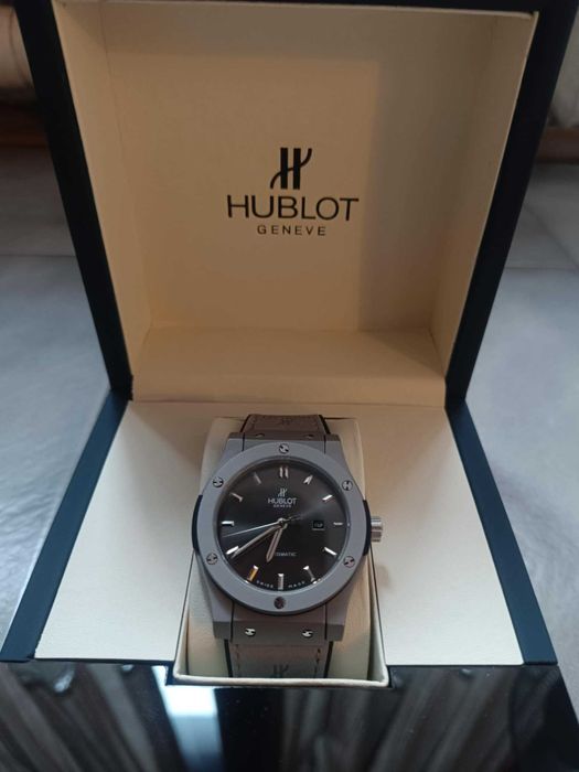 Мъжки часовник Hublot Classic Fusion Silver Автоматичен-кварцов