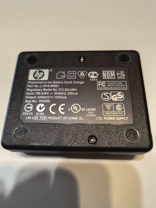 Incarcator pentru acumulatori foto HP FCLSD-0404