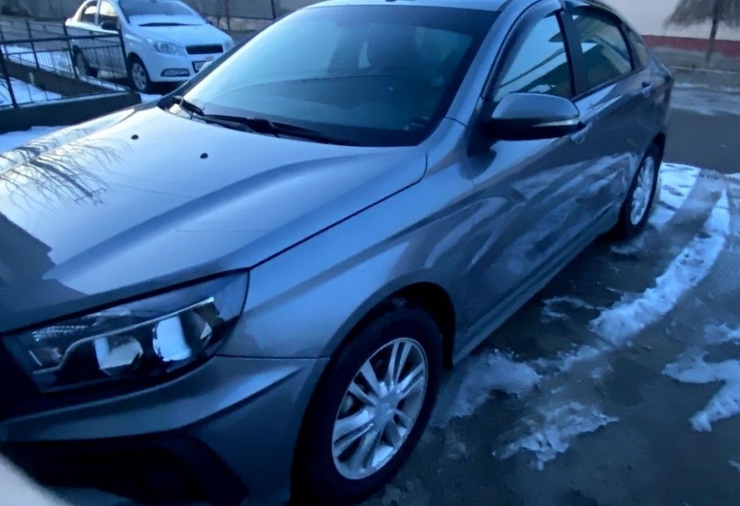 Lada vesta 2020 srochna SOTILADI tezda