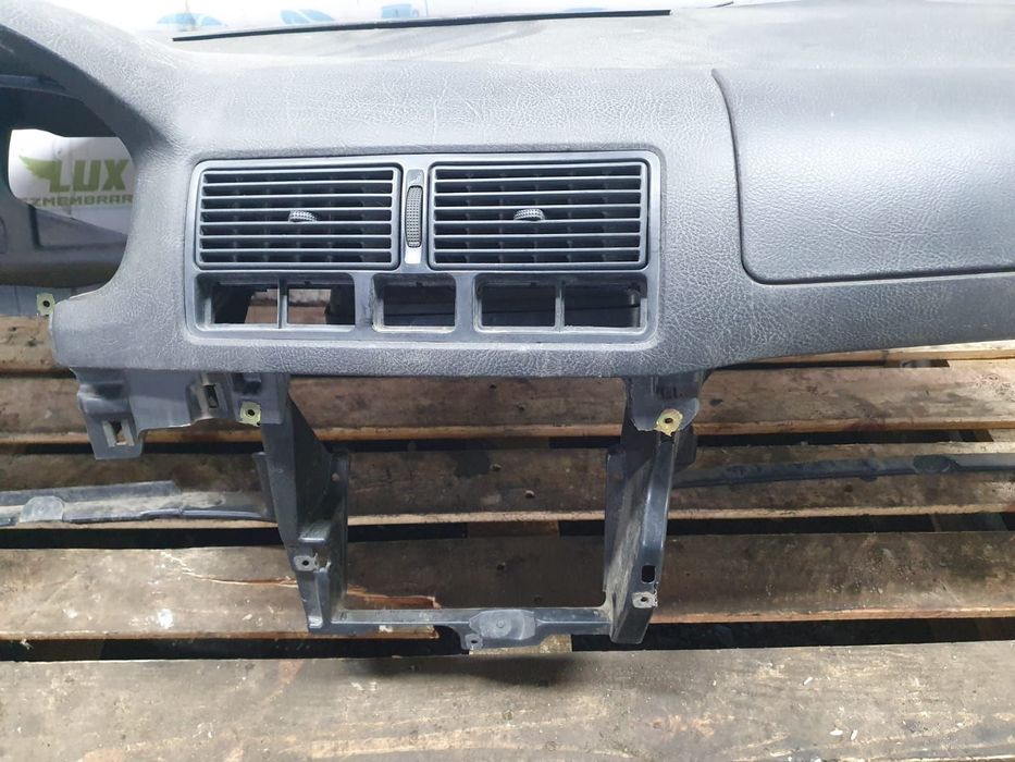 Plansa bord 1j1857003e Volkswagen VW Golf 4  [din 1997 pana  2006]