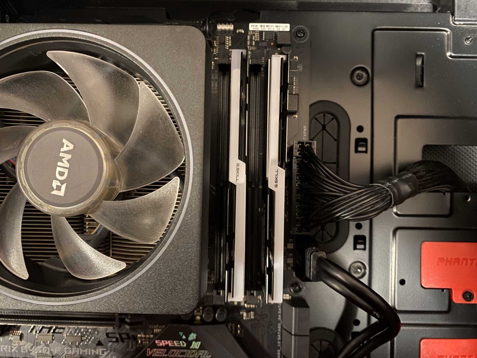 Компютър RTX 4070 SUPER | Ryzen 7 3700x | 16GB RGB RAM 3600mhz |