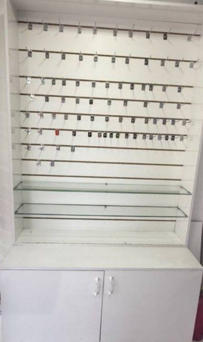 Витриная полка бижутерия