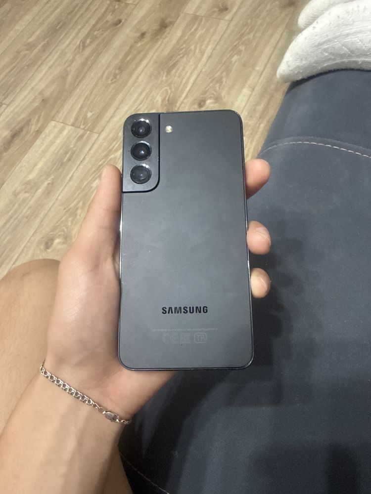 Продается Samsung s22