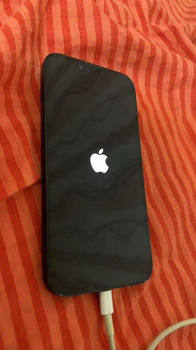 Продавам айфон 14 на части