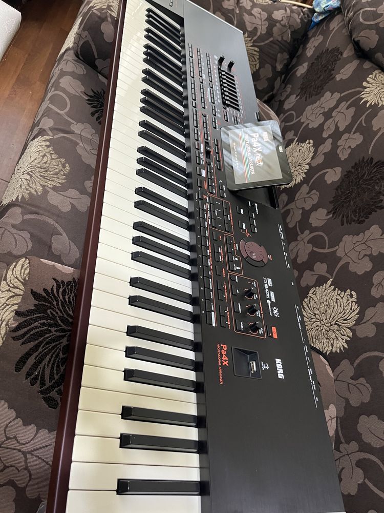 Korg pa4x internațional 76 clape ca și nou!