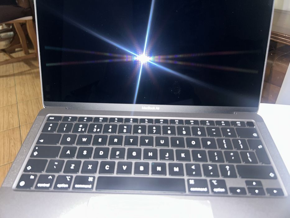 MacBook Air 13″ M1 8GB RAM 512GB SSD – Ca nou
