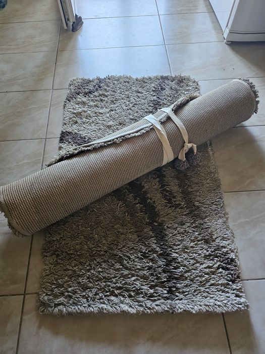 2 covoare medii. Se ridica din Craiova