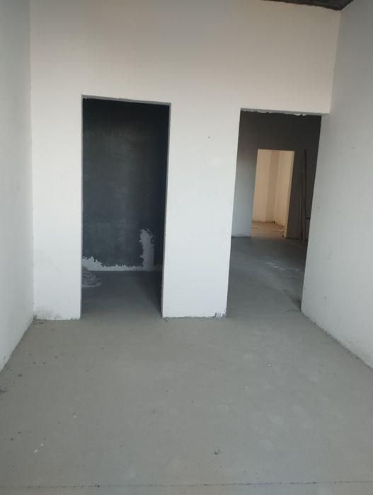 Квартира, евротамир хоналар булинган топлий пол утказилган