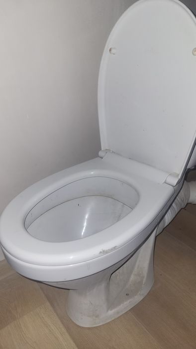 Продам унитаз в отличном состоянии