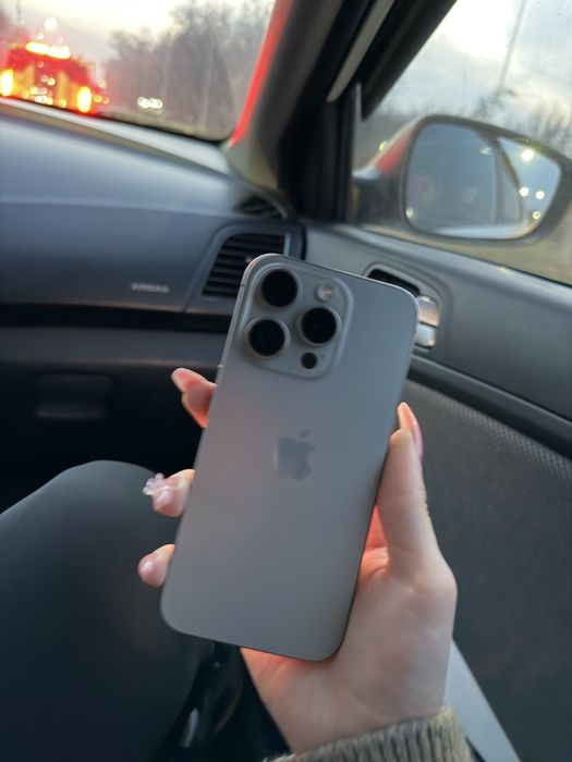 Iphone 15 pro 256gb. Серый