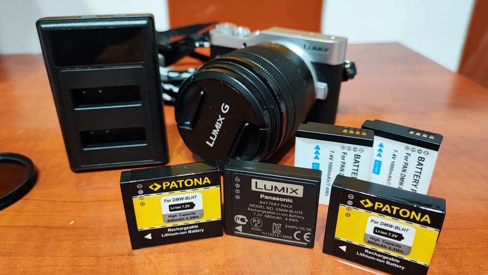 Panasonic Lumix GX 880 kit 12-60 cu accesorii