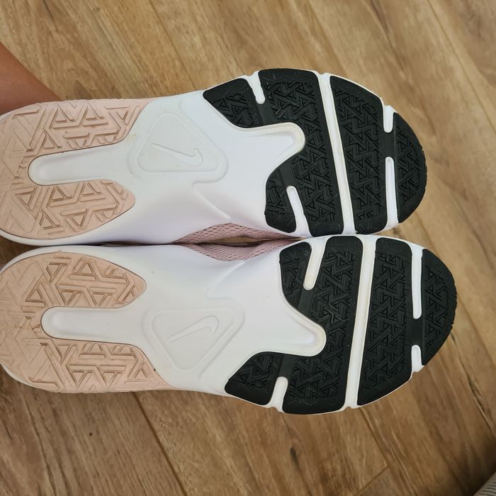 Adidasi Nike, marime 40