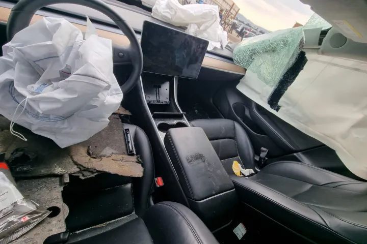 scaune fata plafon bancheta scaune interior piele navigatie cotiera torpedou Tesla model 3 LR dual motor, 4x4, 441cp, capacitate acumulator 80.5kwh dezmembrez