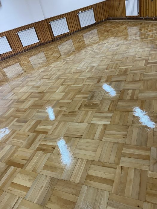 Parchetar cu experienta