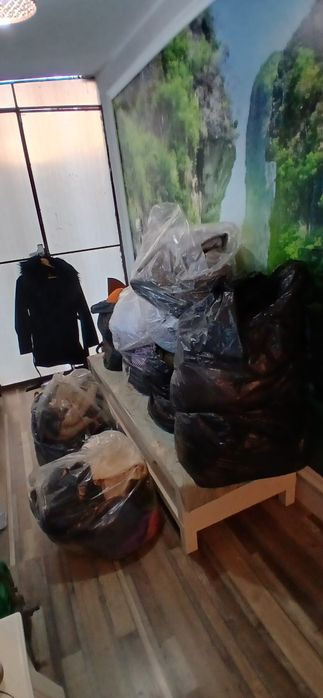 Lot de haine/ genți dama/ pantofi