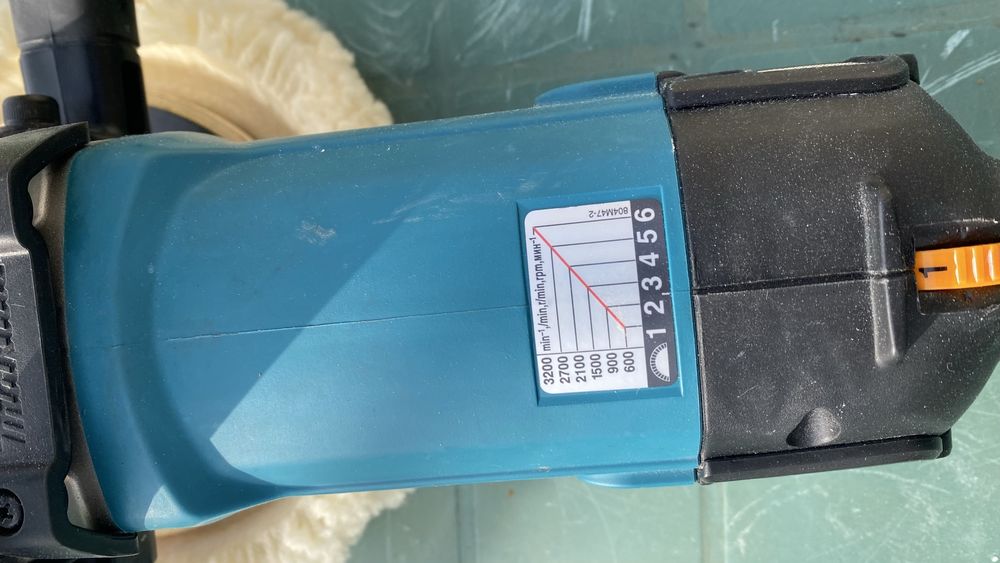 Полирмашина Makita