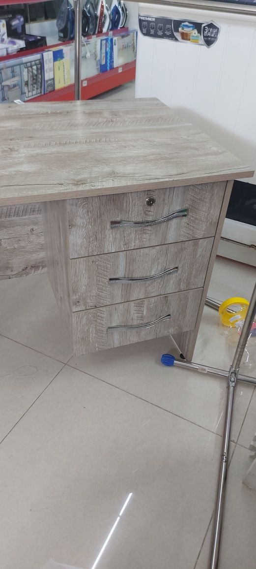 Ofis va do'konlar uchun stol