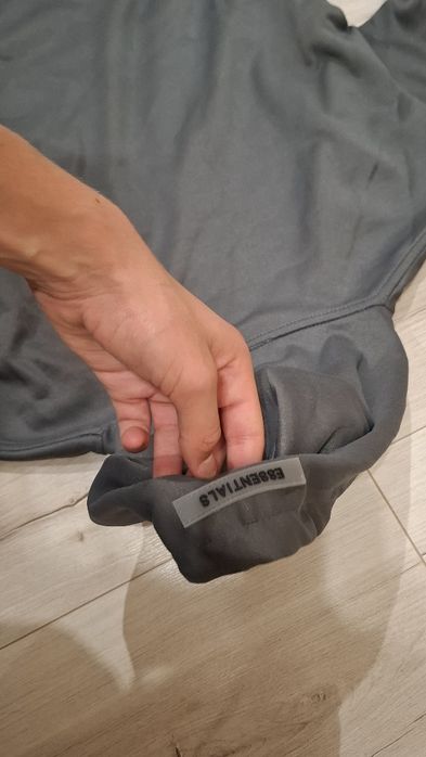 Сиво Худи на ESSENTIAL