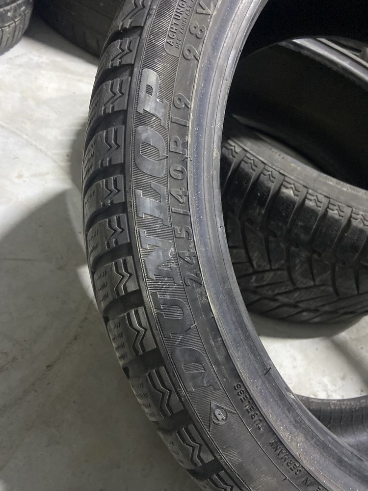 245/40/19 Всесезонные