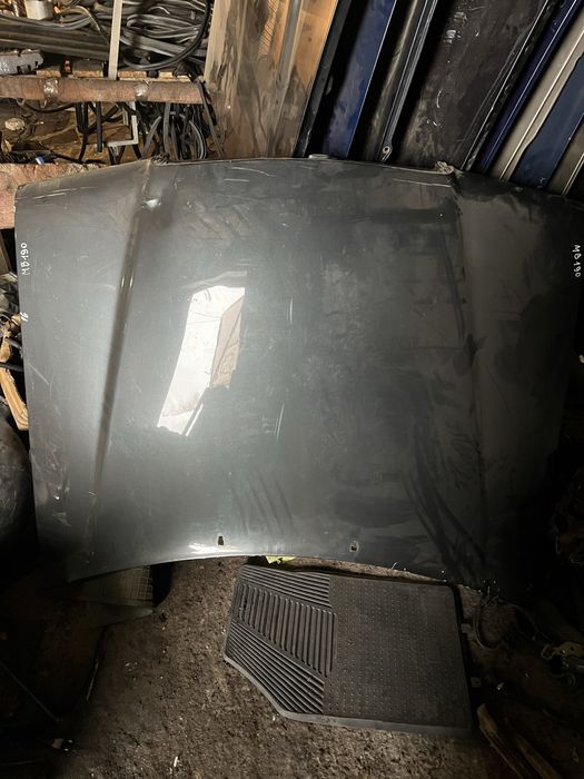 Продам капот на мерседес w201 (190)